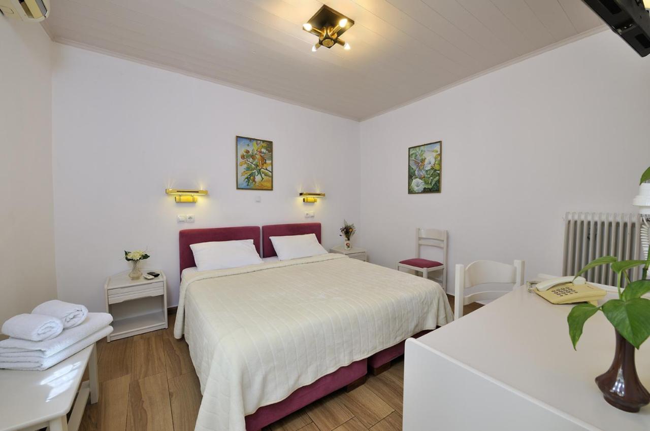 Dryades & Orion Hotel Athena Bagian luar foto