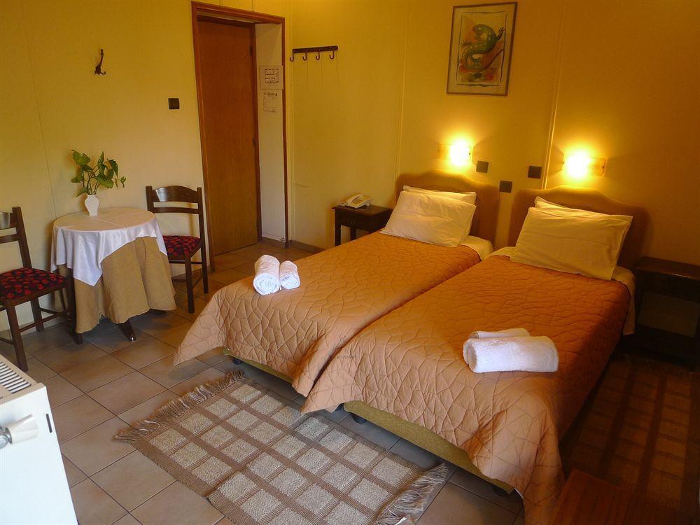 Dryades & Orion Hotel Athena Bagian luar foto