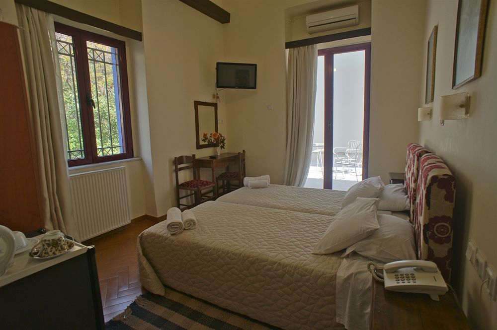 Dryades & Orion Hotel Athena Bagian luar foto