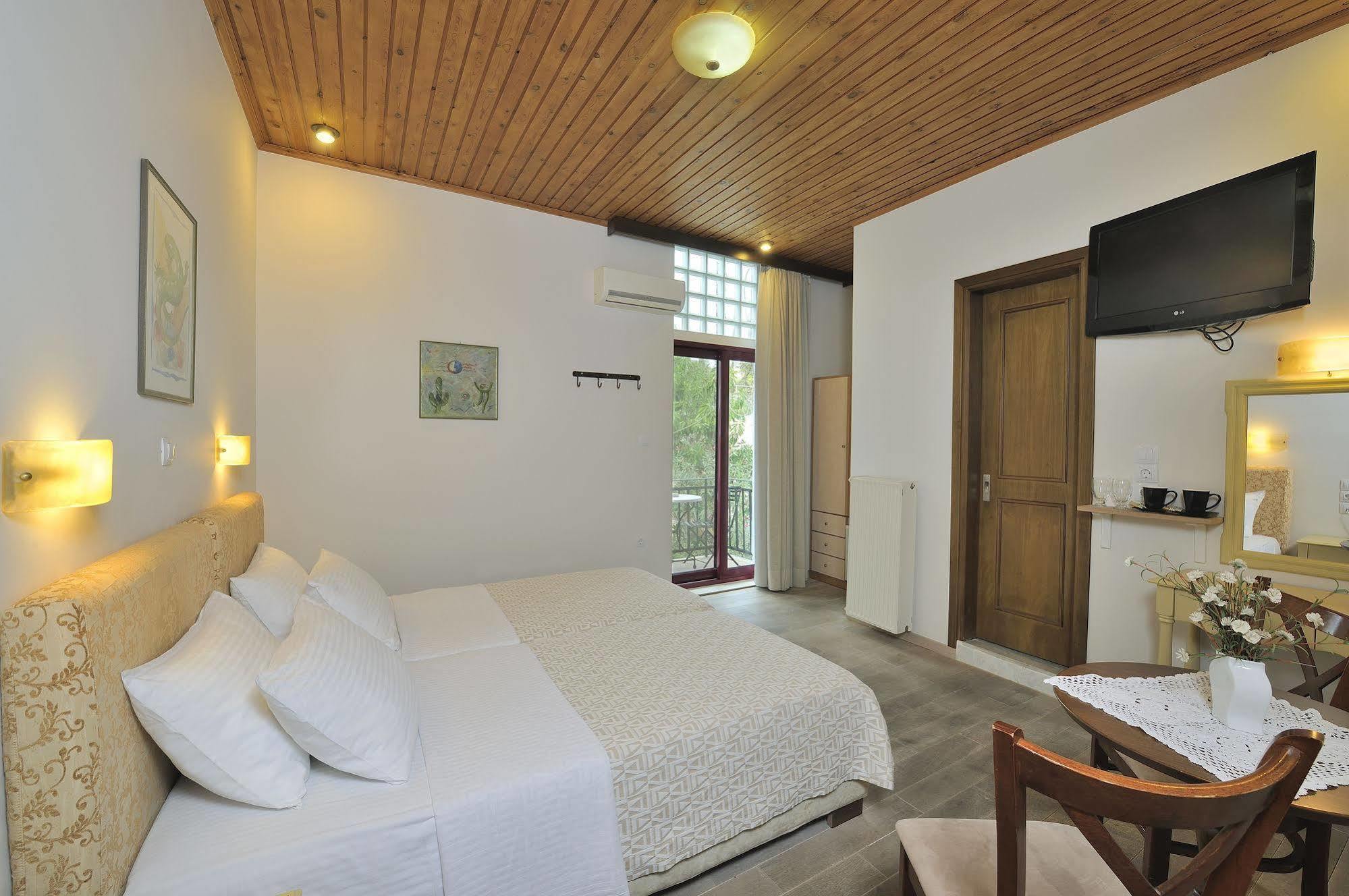 Dryades & Orion Hotel Athena Bagian luar foto