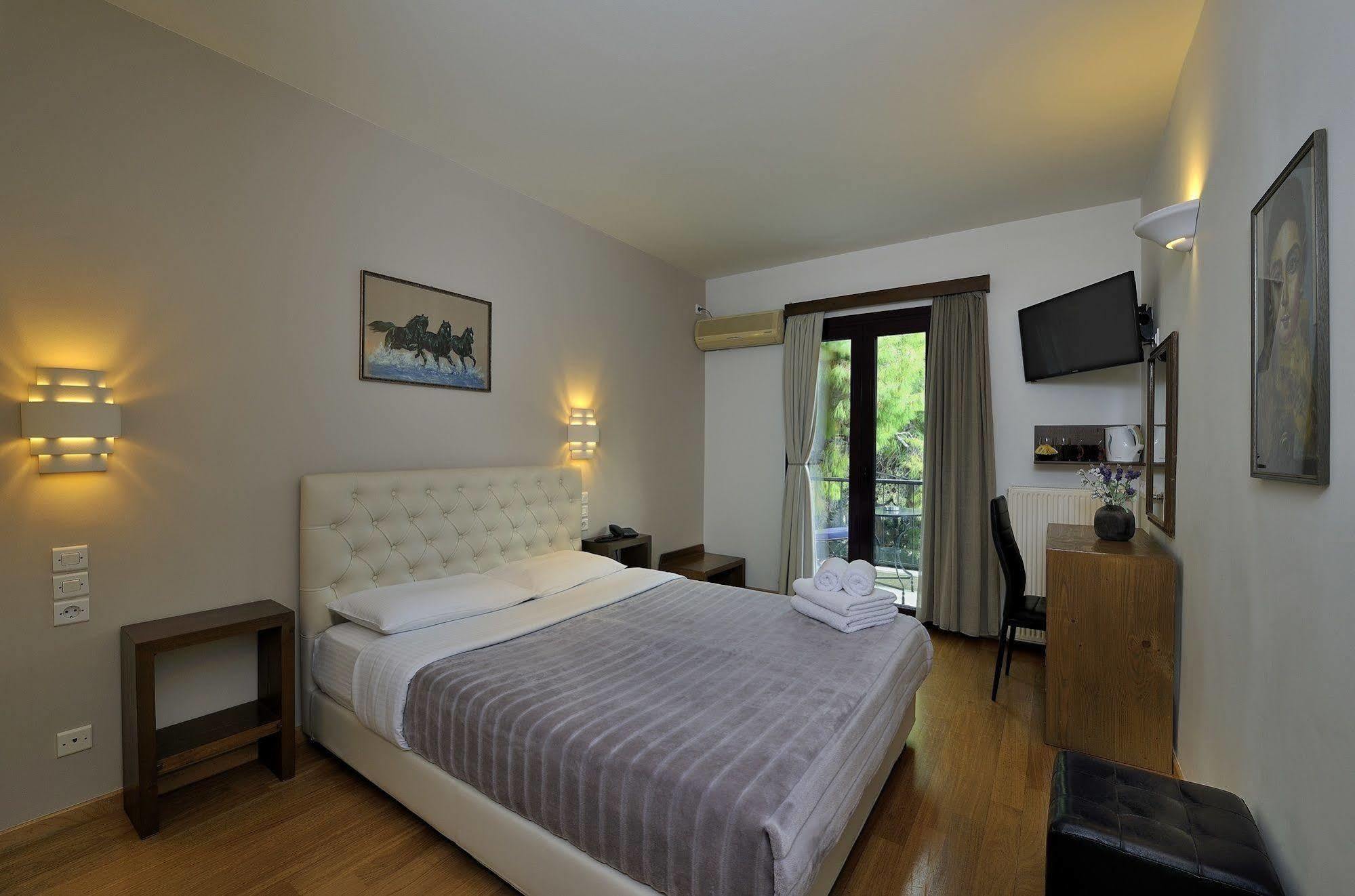 Dryades & Orion Hotel Athena Bagian luar foto